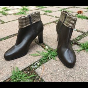 Heeled boots by Gretta.